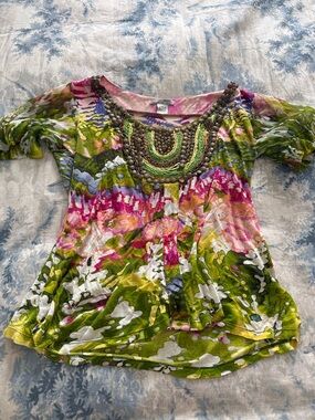 Alberto Makali Multicolor Beaded Scoop Neck Floral Top - Green/Pink